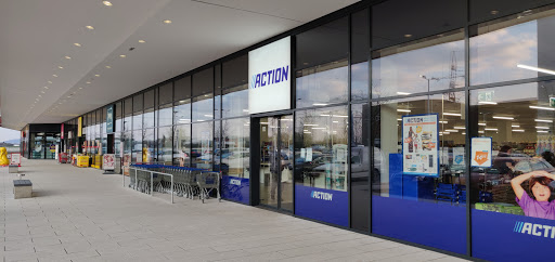 Bank and atm Action Parndorf