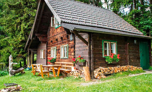 Bank and atm Almdorf Tonnerhütte