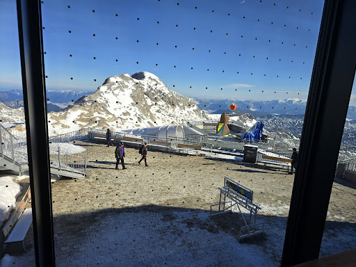 Bank and atm Dachstein Panoramarestaurant