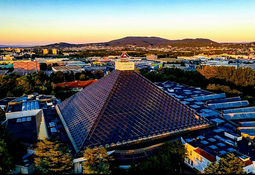 Bank and atm Eventhotel Pyramide