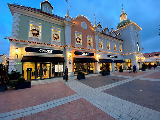 Bank and atm Fashion Outlet Parndorf