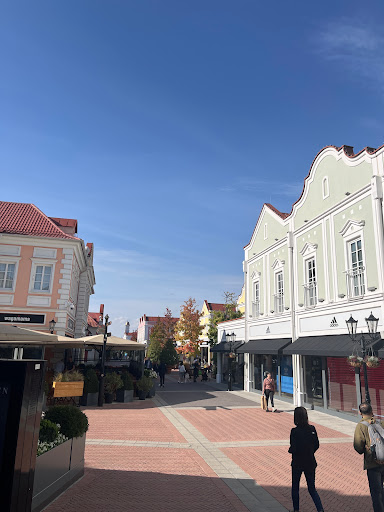 Bank and atm Interchange Austria - Designer Outlet Parndorf