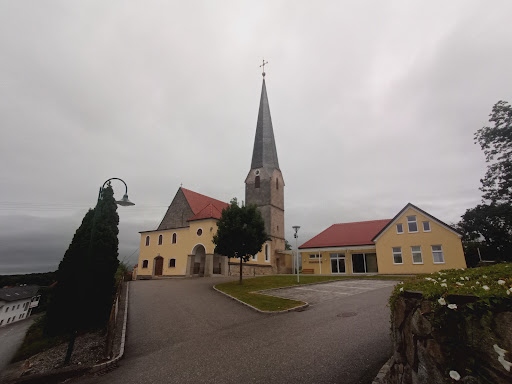 Bank and atm Pfarrkirche Senftenbach