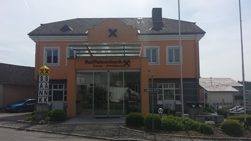 Bank and atm Raiffeisenbank Donau-Ameisberg