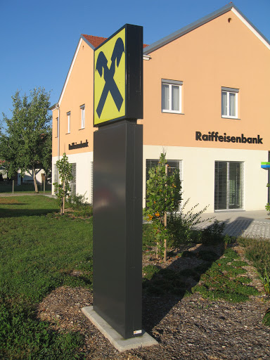 Bank and atm Raiffeisenbank Mureck