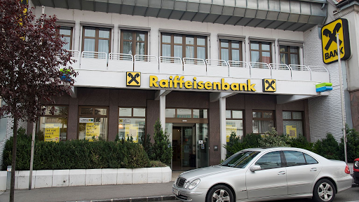 Bank and atm Raiffeisenbank Region Schwechat