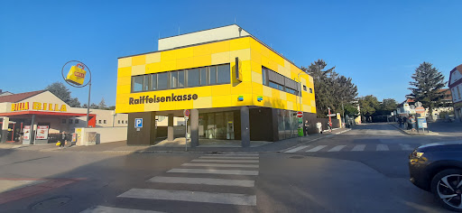 Bank and atm Raiffeisenkasse Orth A.D. Donau
