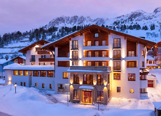 Bank and atm Restaurant Panorama In Obertauern