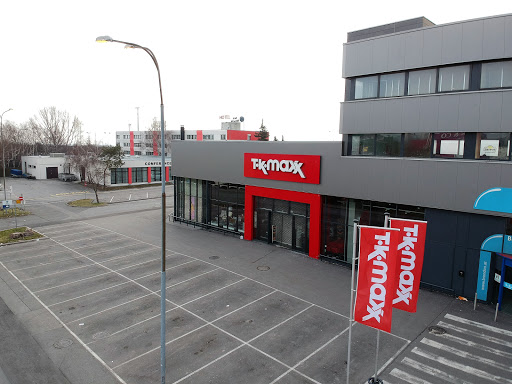 Bank and atm Tk Maxx